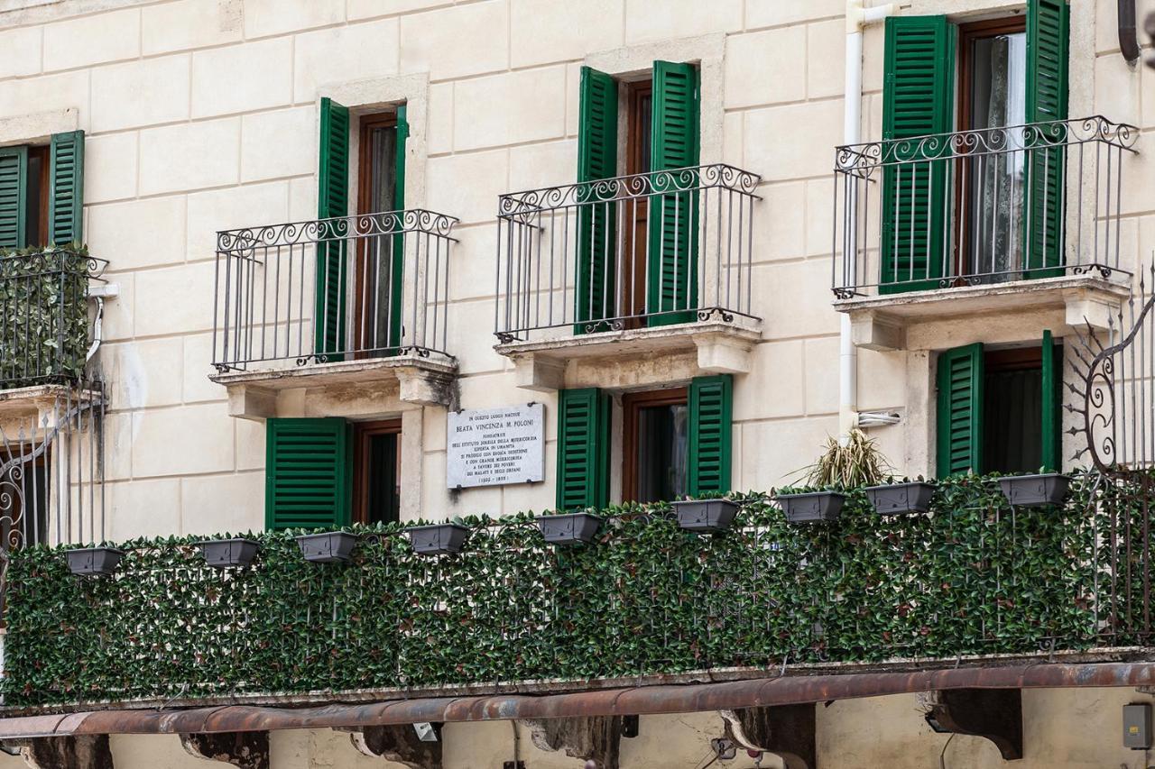 Affittacamere Aurelia Luxury - Piazza Delle Erbe *