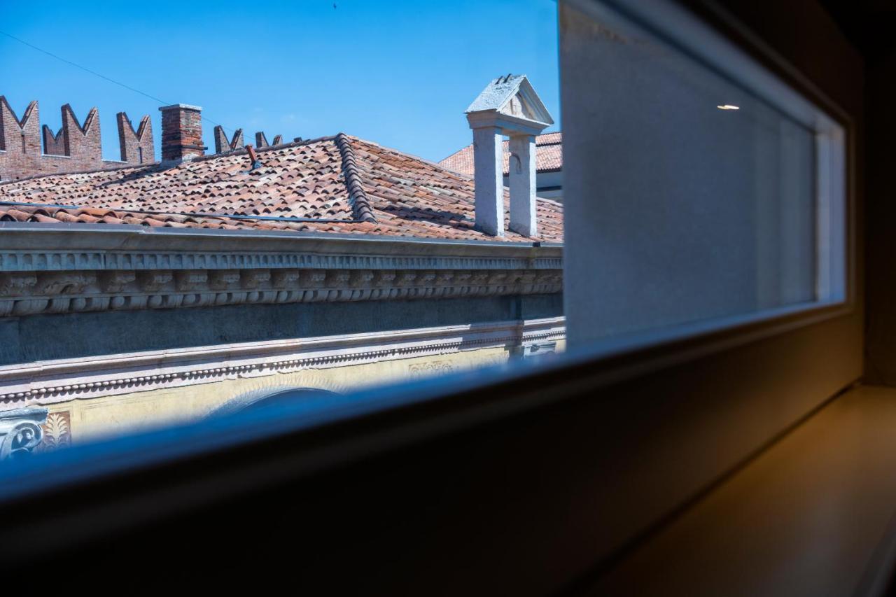 Lords Of Luxury * Verona