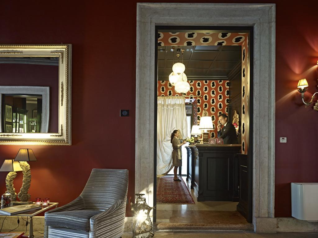 The Gentleman Of Guest house Verona