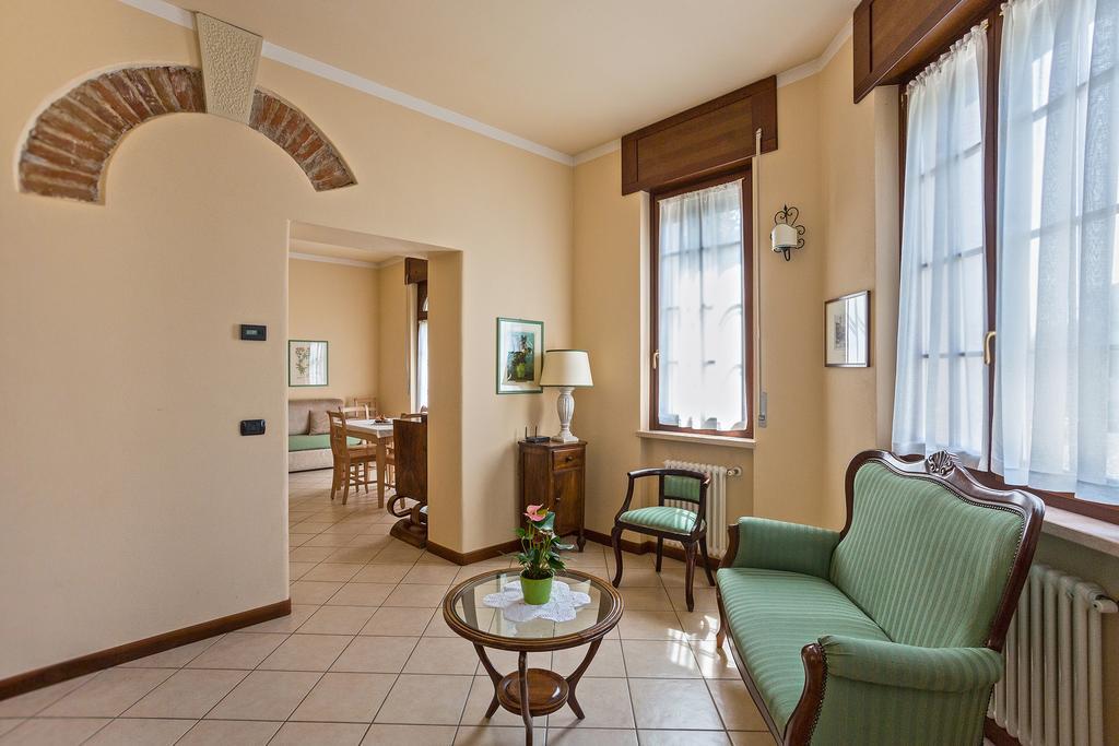 Mainard Aparthotel