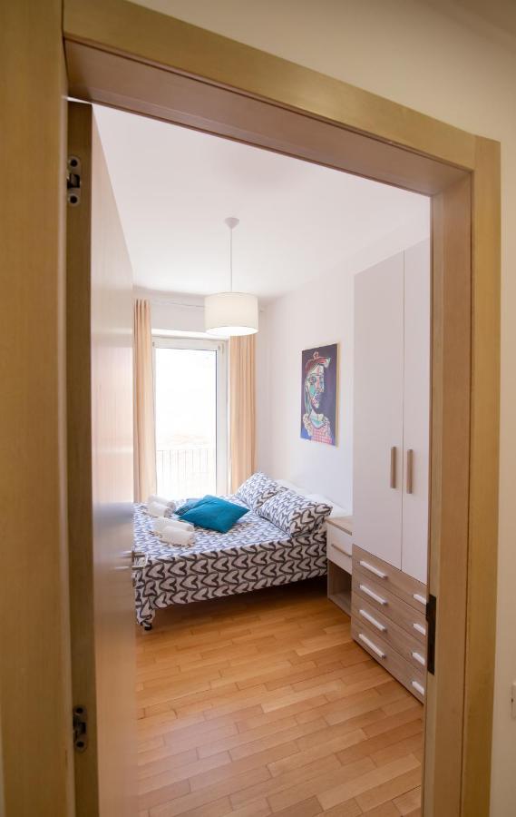 Apartment Emilei 25