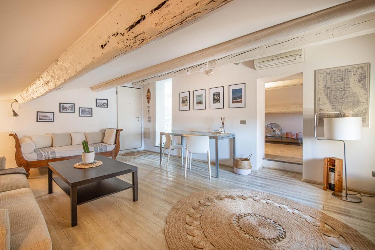 Stunning Floor Flat In The Heart Of - With Car Park