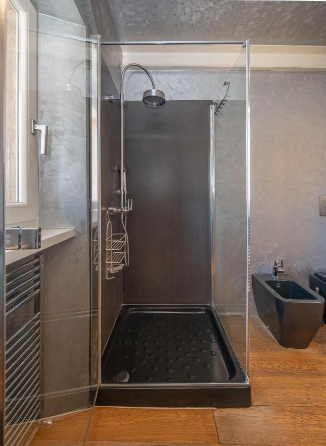 Stunning Floor Flat In The Heart Of - With Car Park *