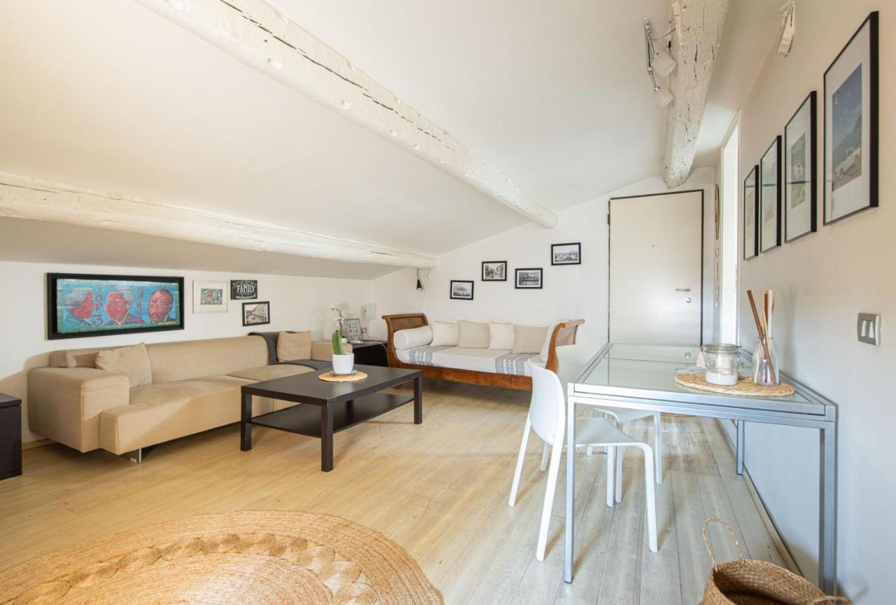 Apartment Stunning Floor Flat In The Heart Of - With Car Park *