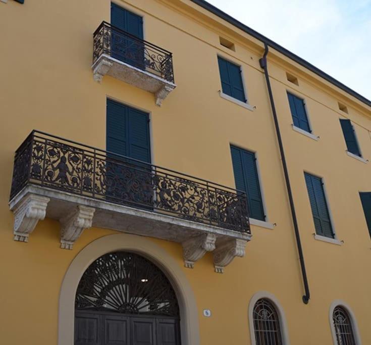 Queen Luxury * Verona