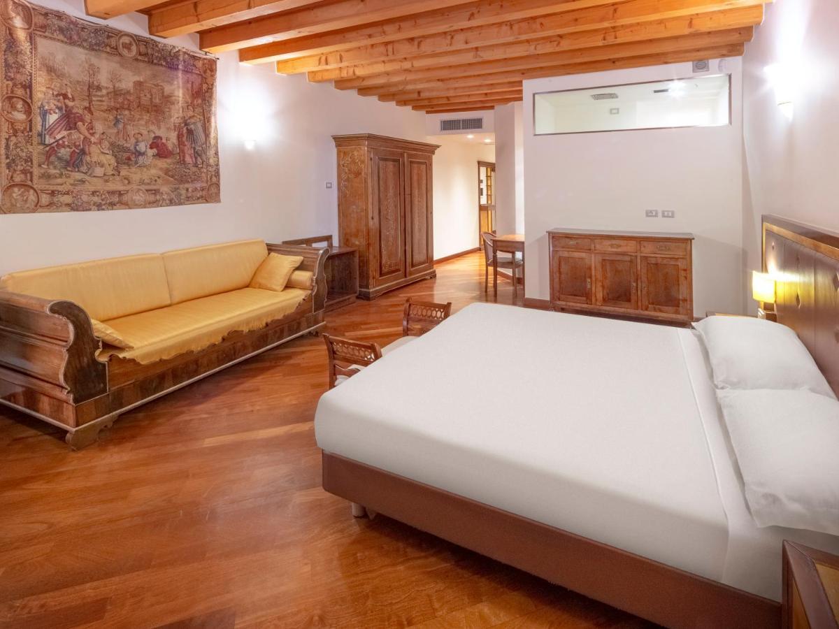 Centre And Guest house Verona