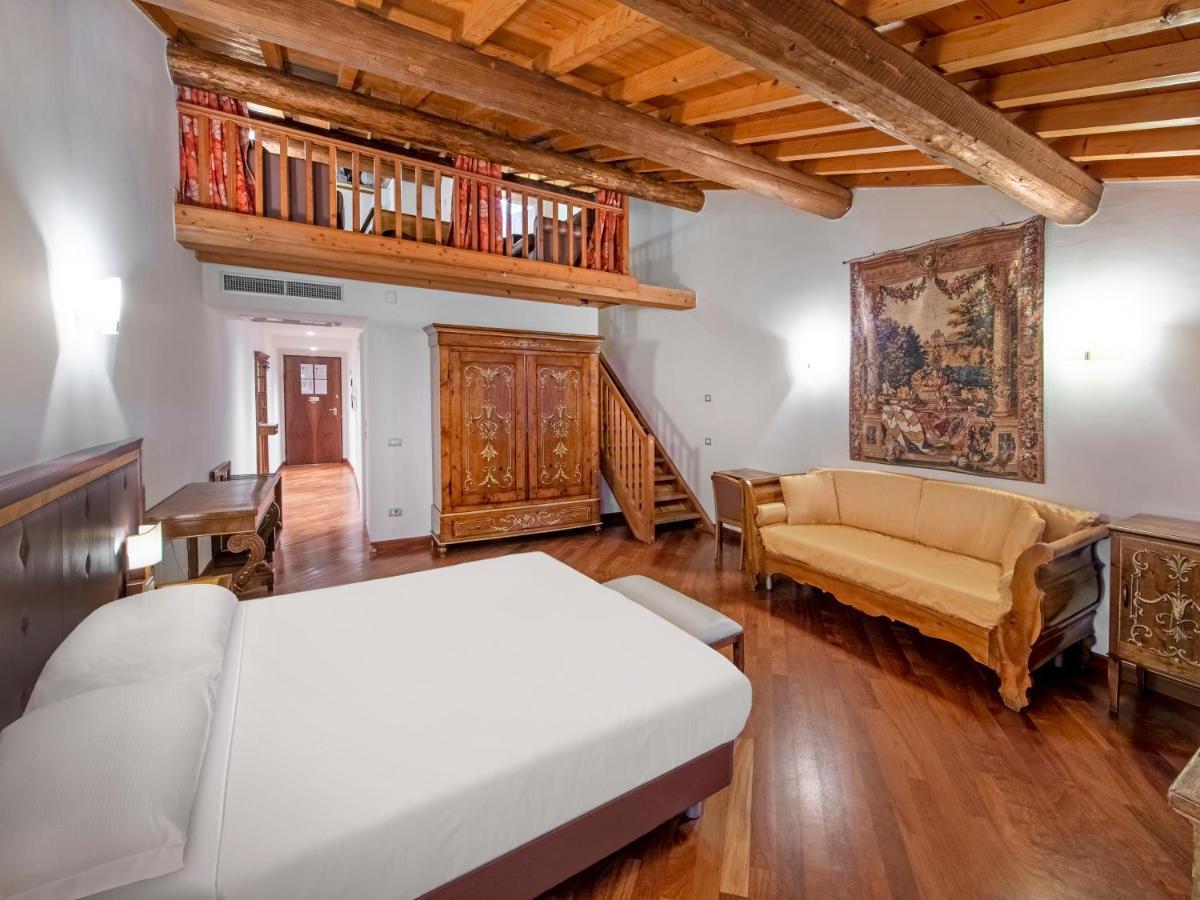 Centre And Guest house Verona