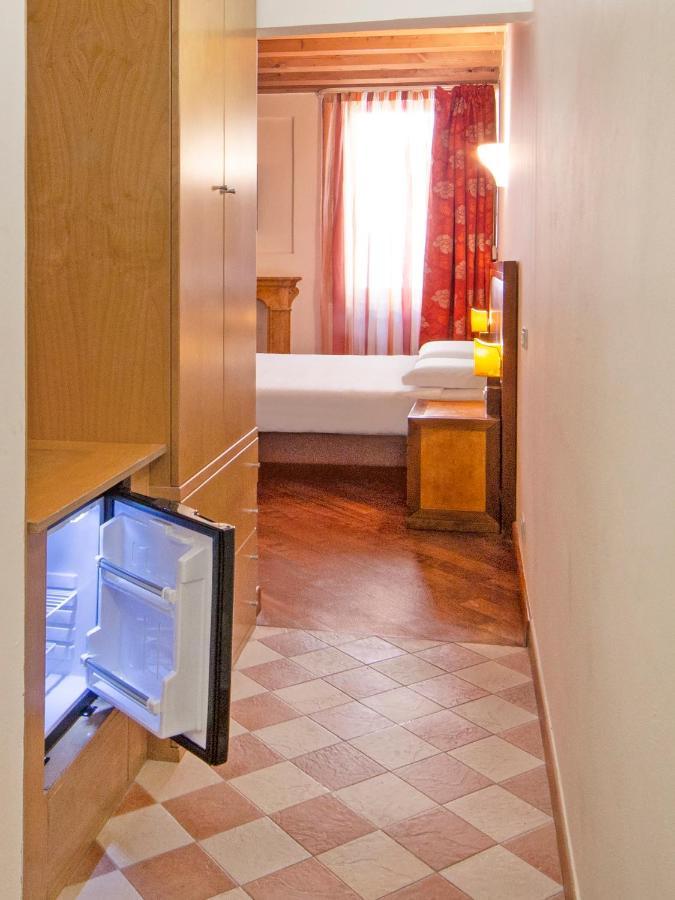 Centre And Guest house 2*