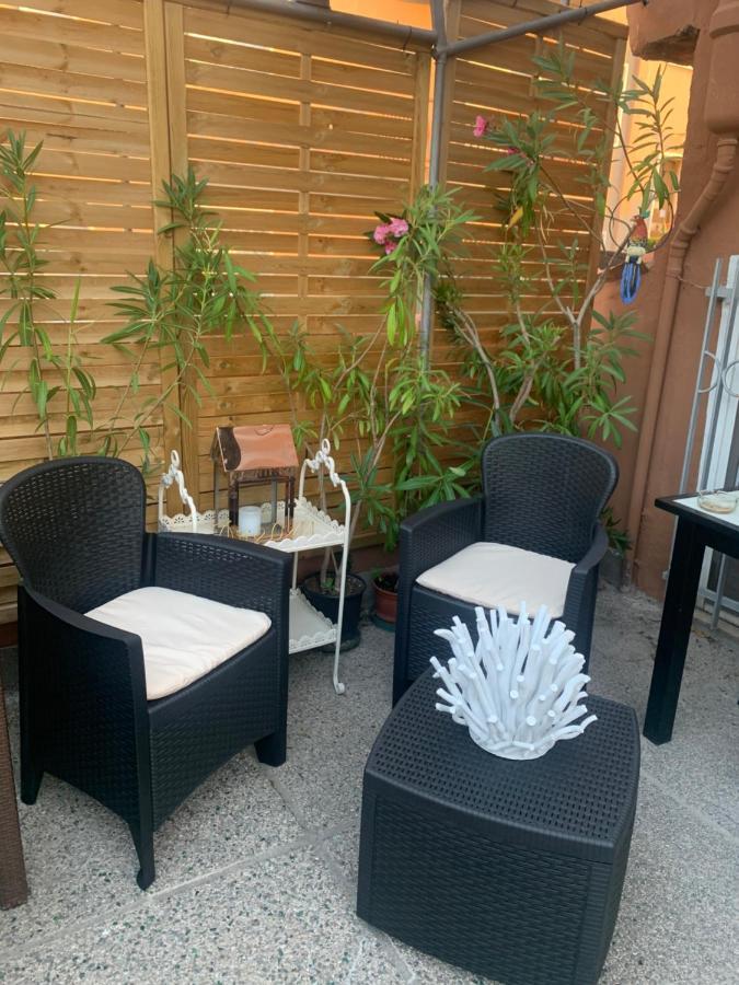 Jungle Chic Business & Fun Apartment