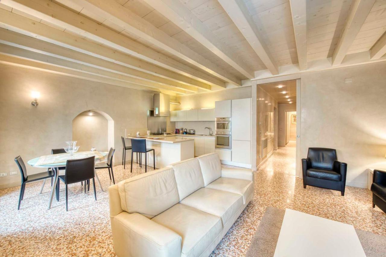 Apartmentsarena - Mercatorum - Piazza Erbe * Verona