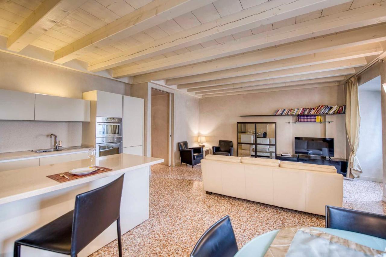 Apartmentsarena - Mercatorum - Piazza Erbe Verona