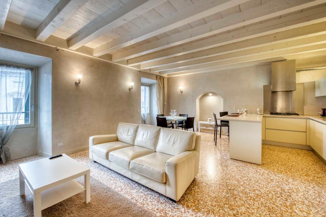 Apartmentsarena - Mercatorum - Piazza Erbe Apartment