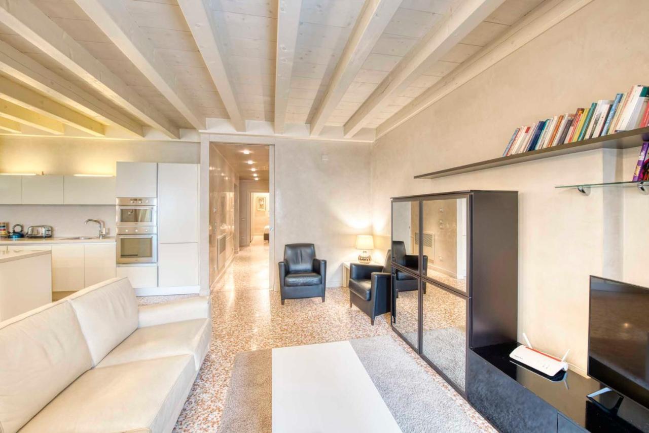 Apartmentsarena - Mercatorum - Piazza Erbe * Verona