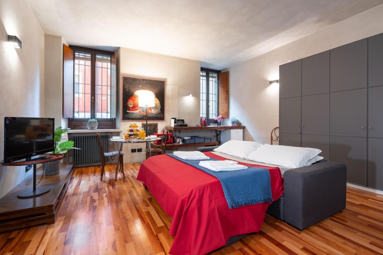 Il Garbo And Apartment