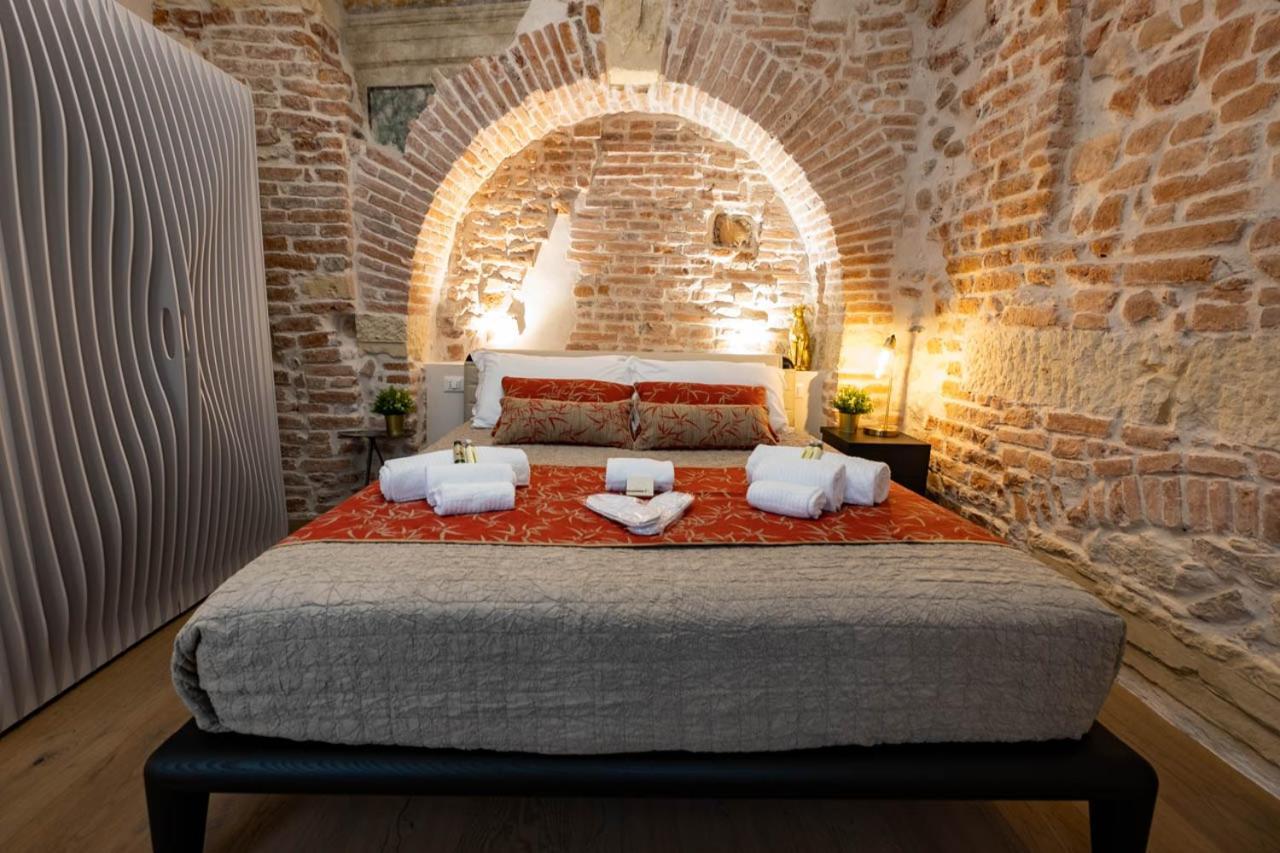 Romana *