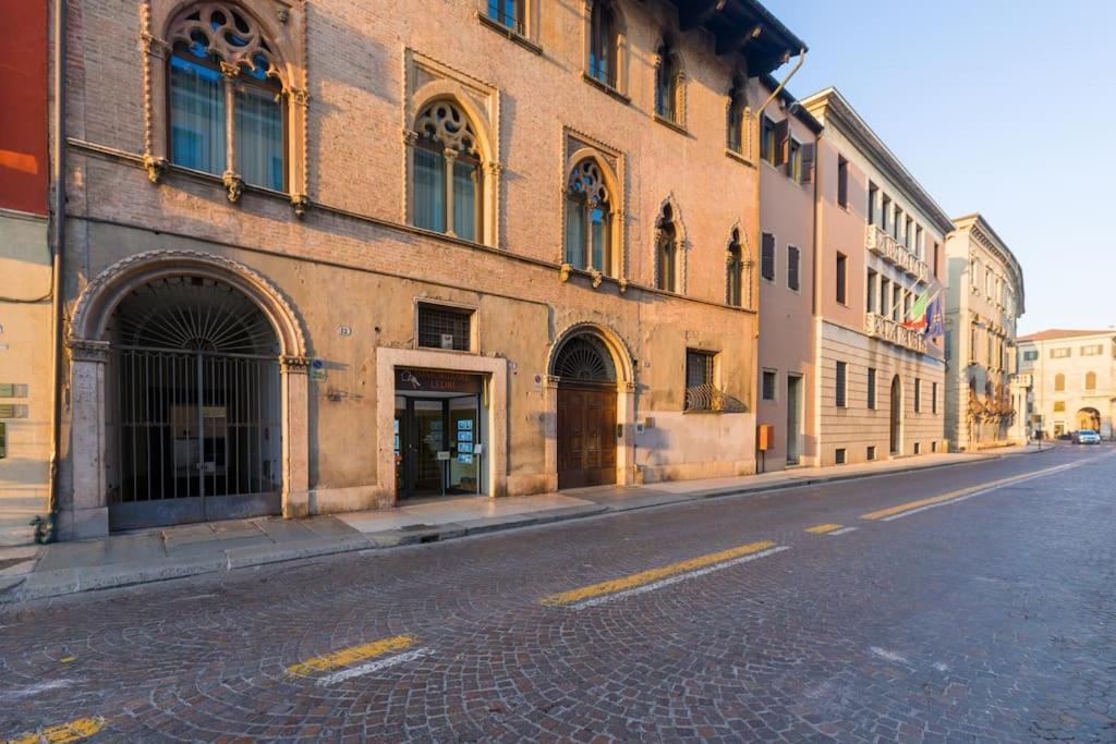 Magnificent 1800 In The Heart Of Apartment *
