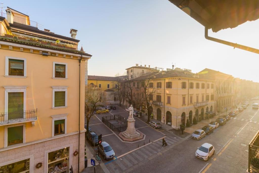 Apartment Magnificent 1800 In The Heart Of Verona