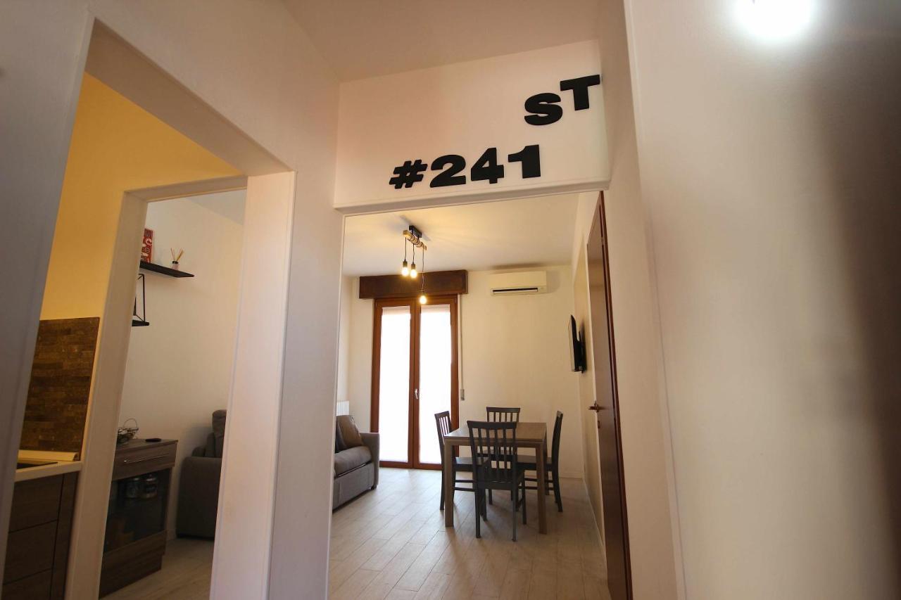 Apartment Vr 241 St *