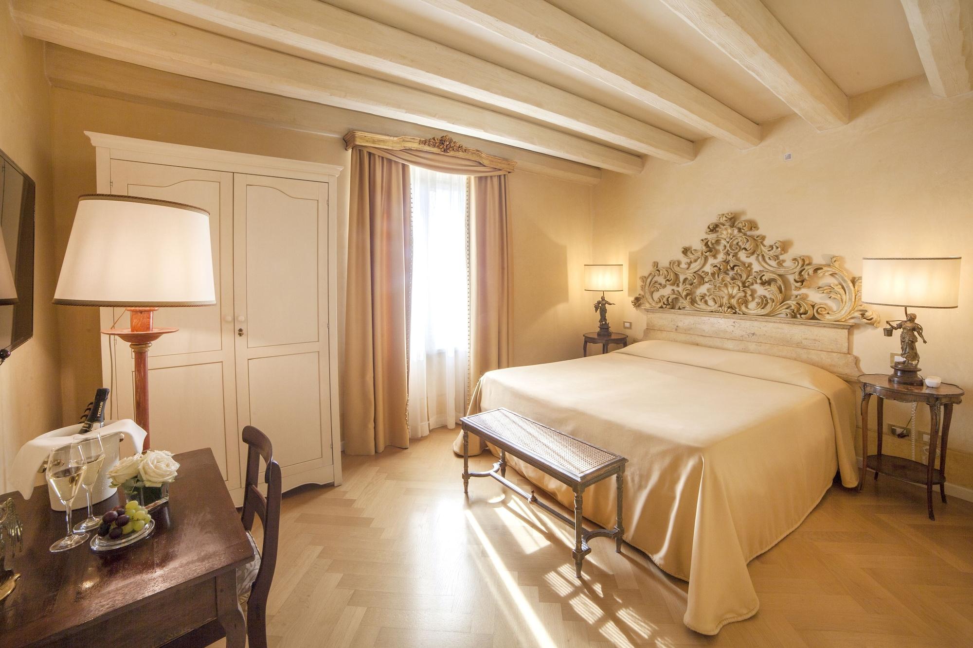 Guest house Relais Fra' Lorenzo 5*