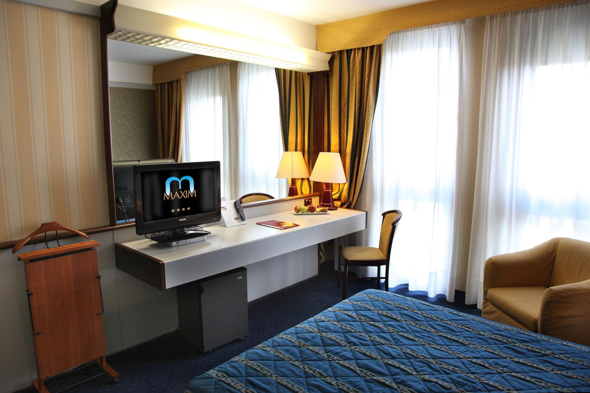 Hotel Maxim 4*