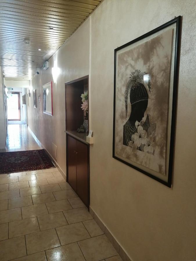 Siros Hotel 2*