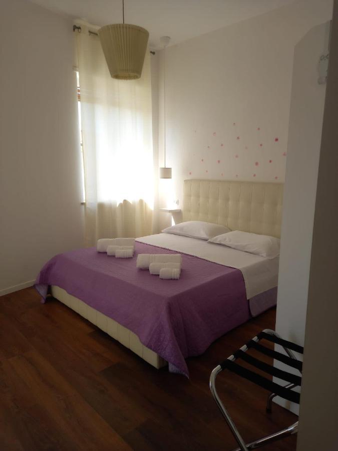 Roselyn Apartment