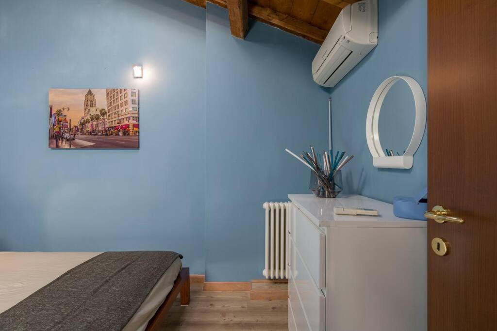 ***penthouse 4 Min To Arena Inside Fortress ! * Verona