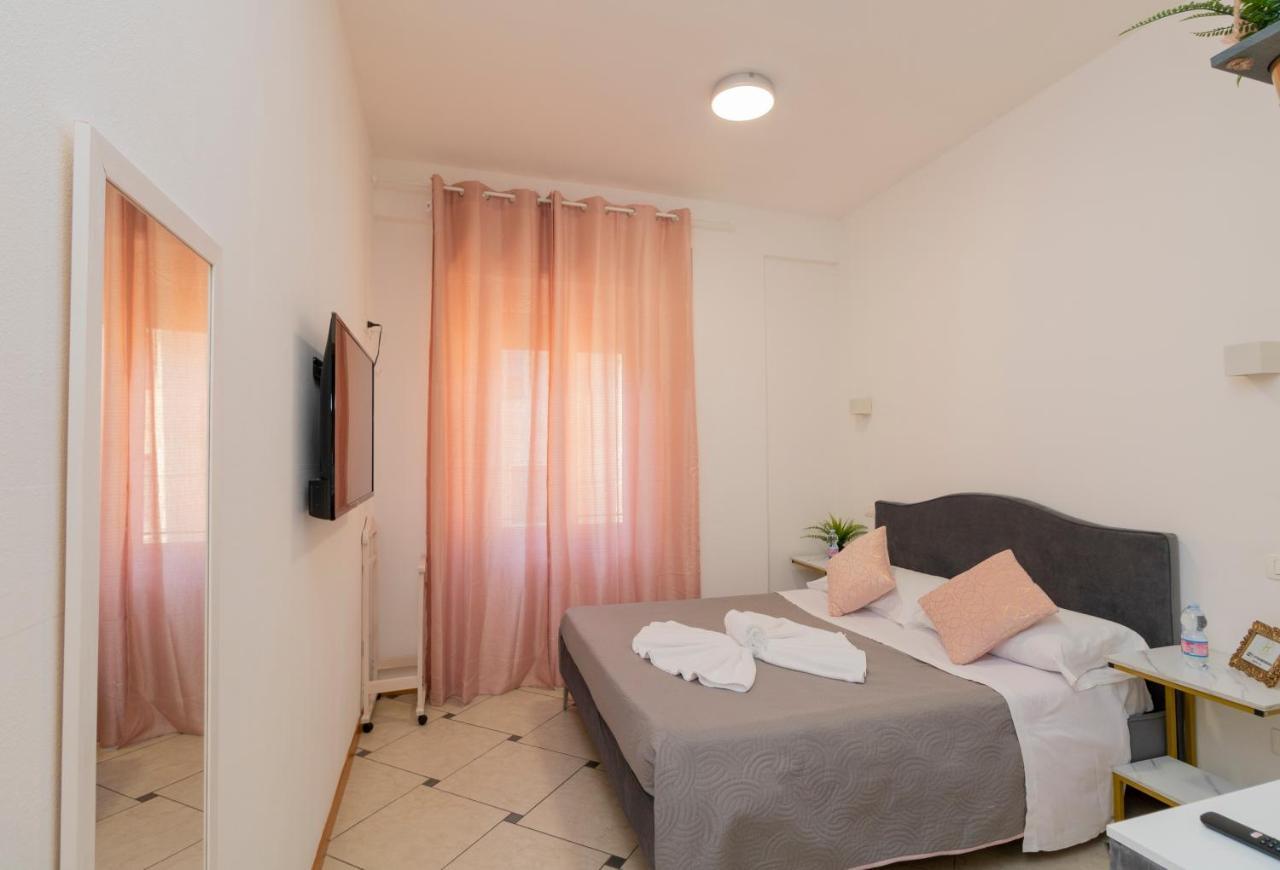 Vitti's 3 Guest house 2*
