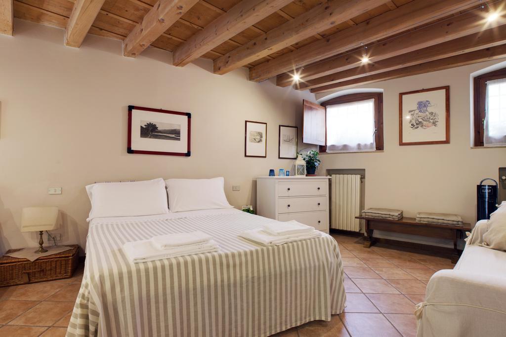 Bed & Breakfast B&B Borgo Re Teodorico 2*