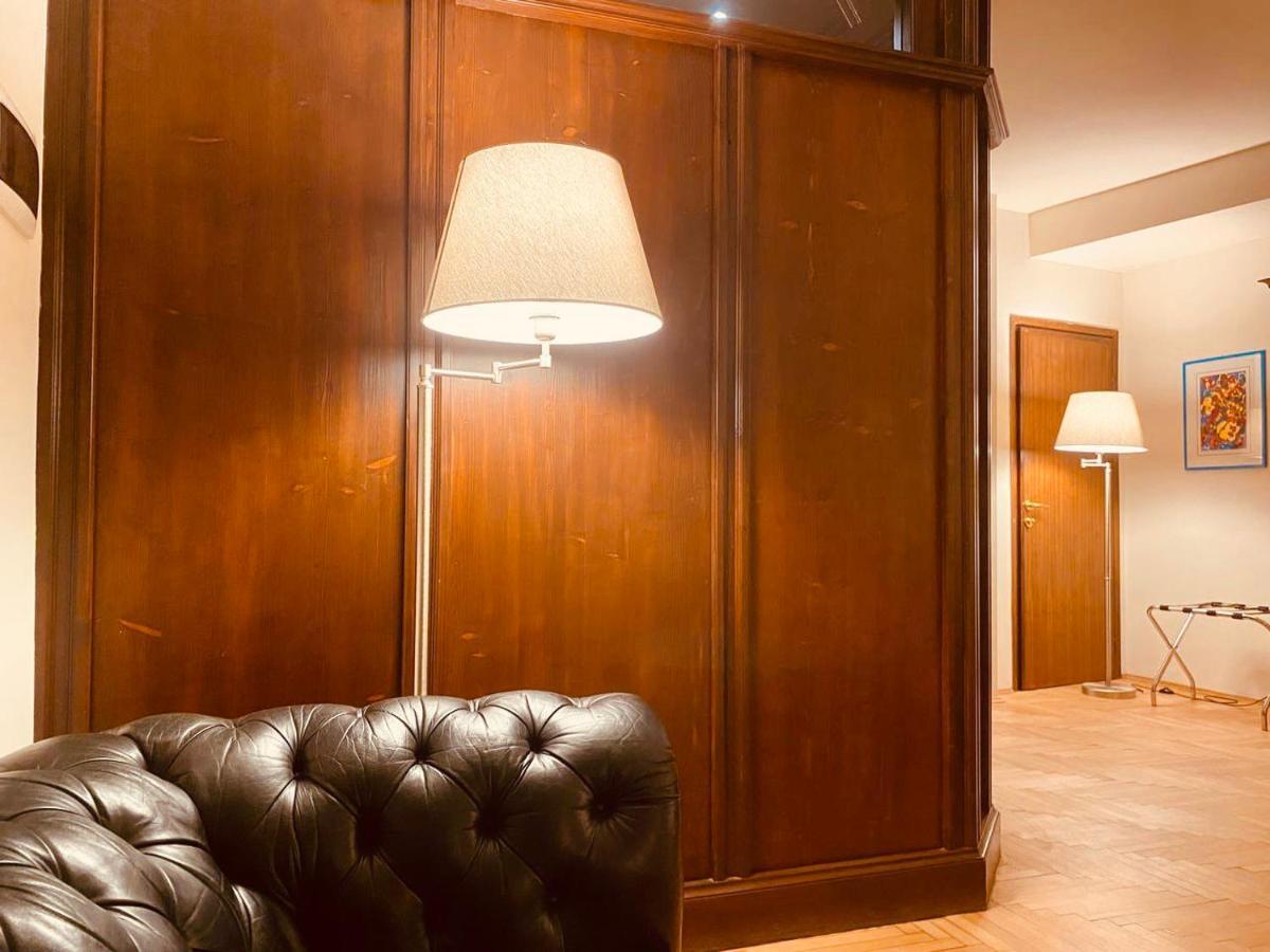 Apartment Mario Number 8 *