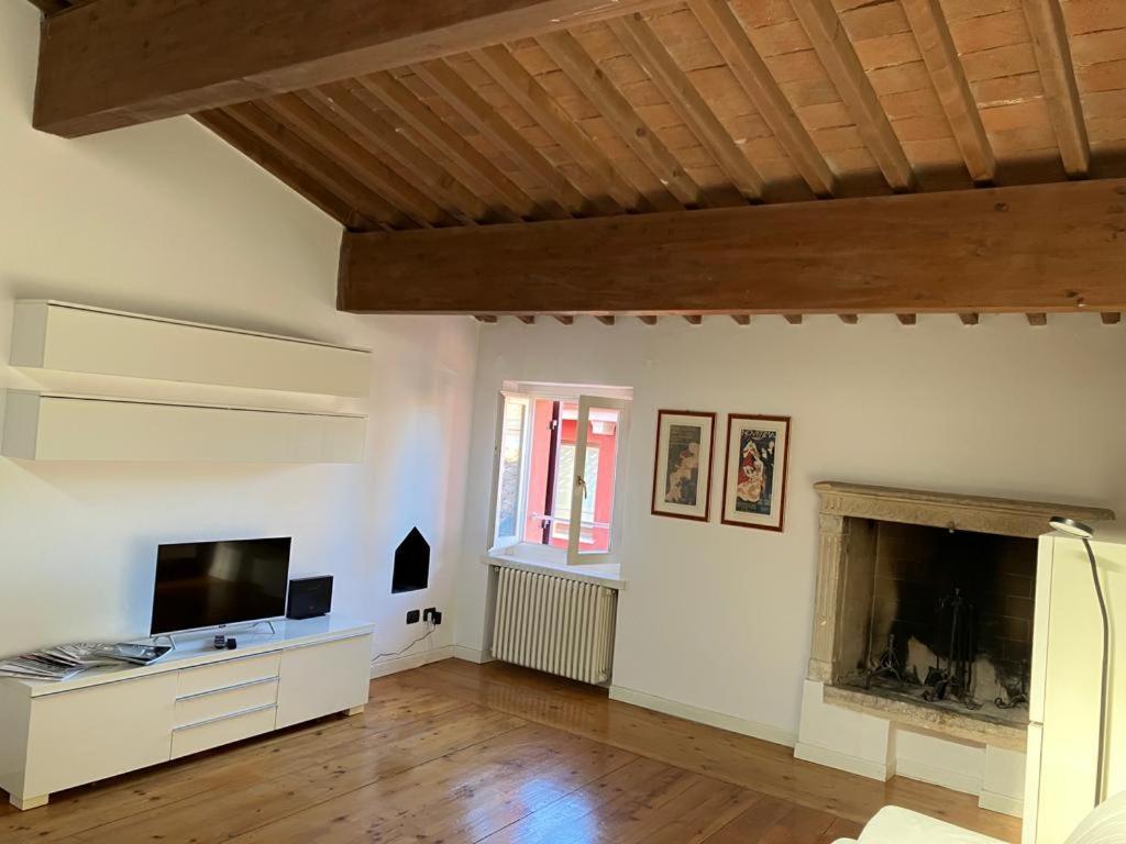 Locazione Via Fama 7 * Verona