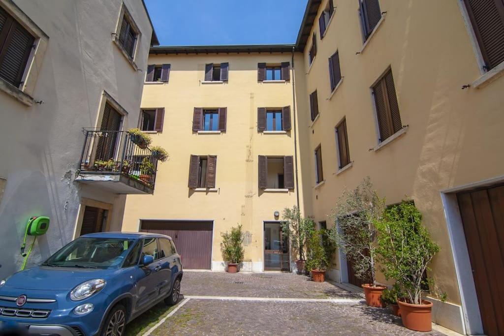 Appartement [verona - Castel San Pietro] *