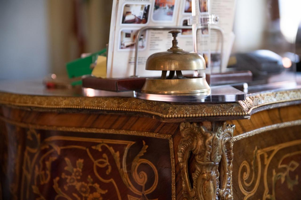 Siros Hotel 2*