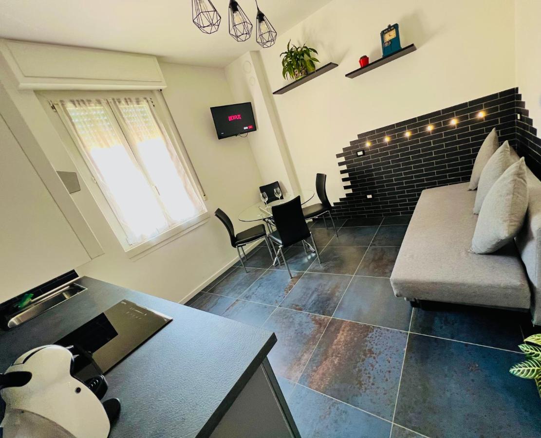 Blaxej, Nel Cuore Di Verona, Moderno Ed Elegante, 4 Posti Letto, Wi-fi, Self Check In * Verona