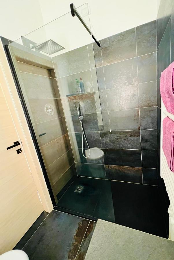 Blaxej, Nel Cuore Di Verona, Moderno Ed Elegante, 4 Posti Letto, Wi-fi, Self Check In Huoneisto Verona