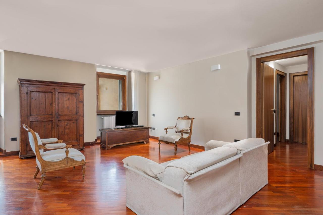 Cozy 2 Bedroom In The Heart Of Apartment *
