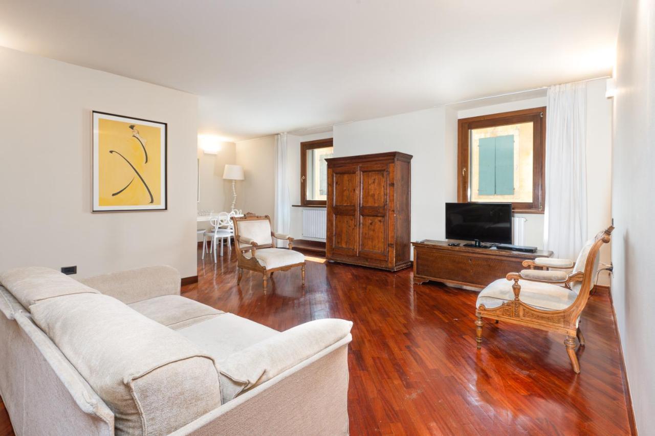 Apartment Cozy 2 Bedroom In The Heart Of