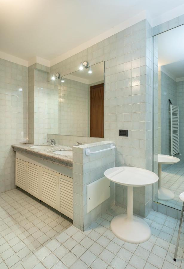 Cozy 2 Bedroom In The Heart Of *