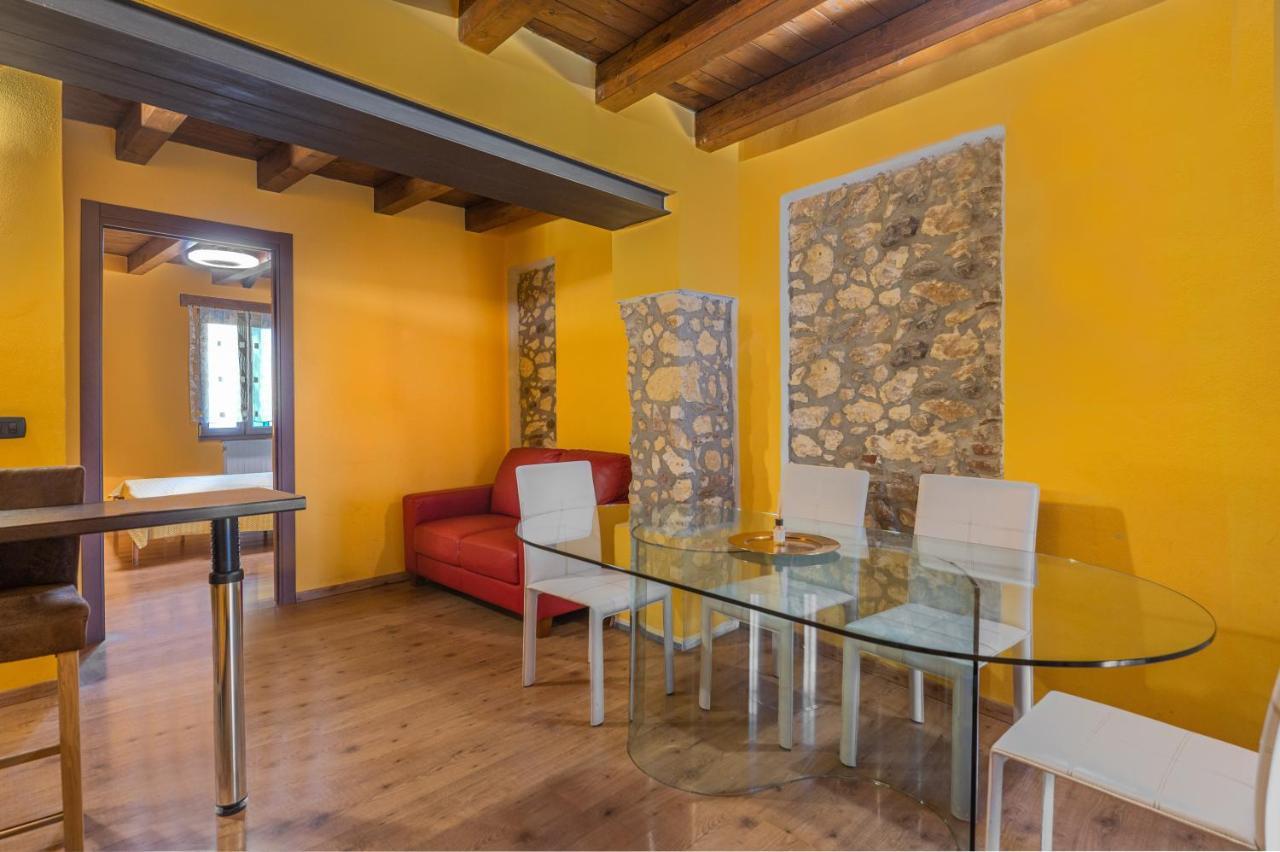 Apartment Stylish 2 Bedroom With Balcony