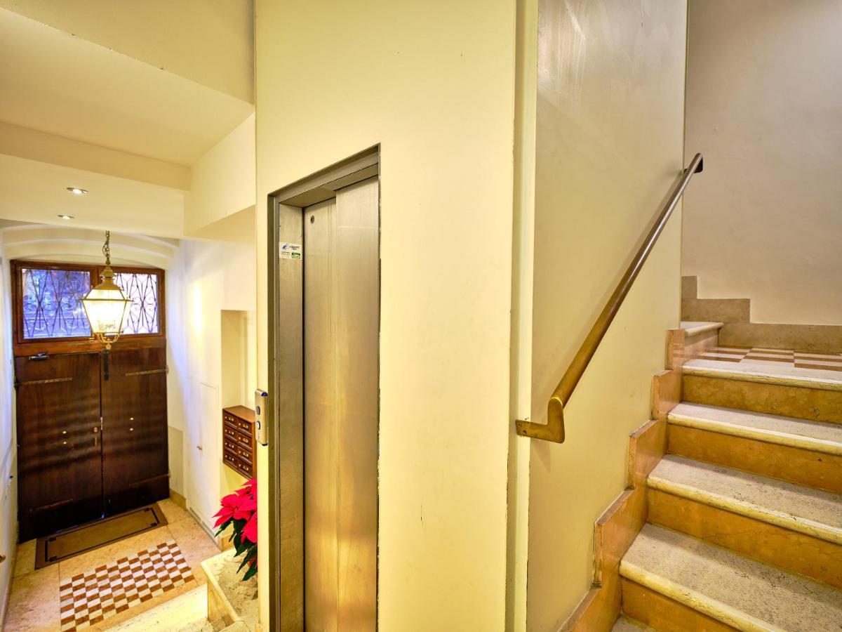Apartmentsarena - Residenza Degli Scaligeri - Piazza Erbe * Verona