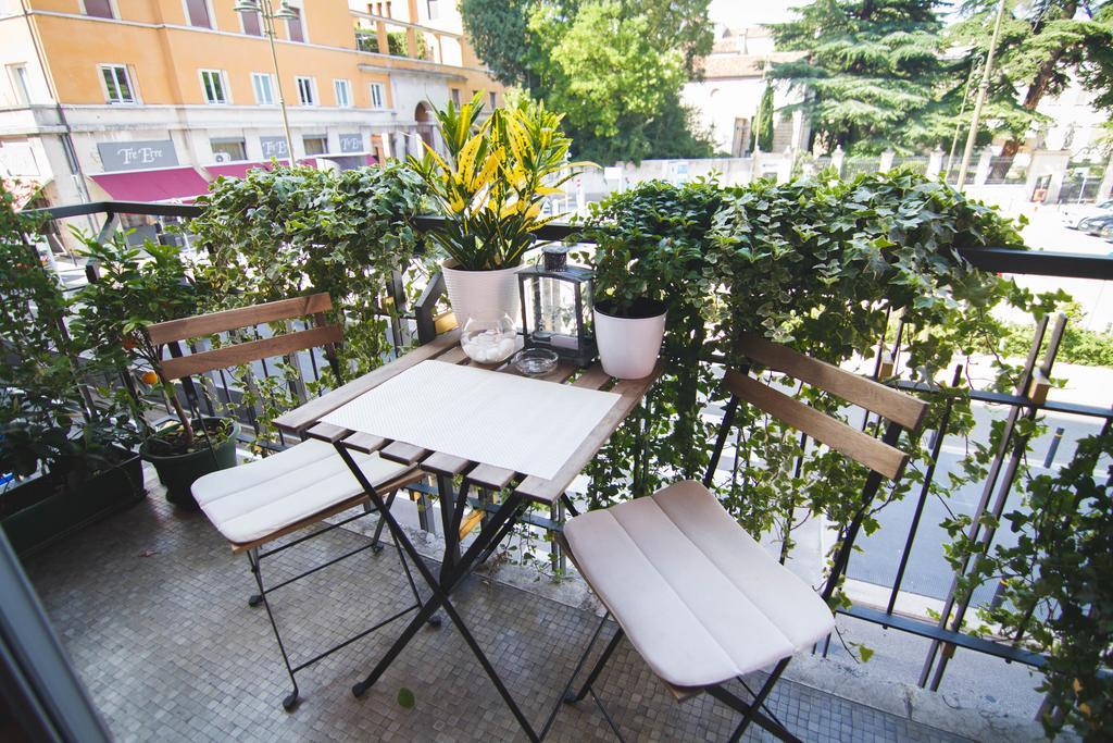 Happiness - Center Verona