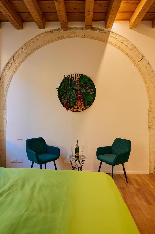 Apartment Dimora San Vitale - In The Heart Of *