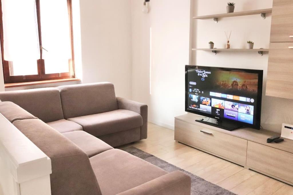Chic And Comfortable In Apartment