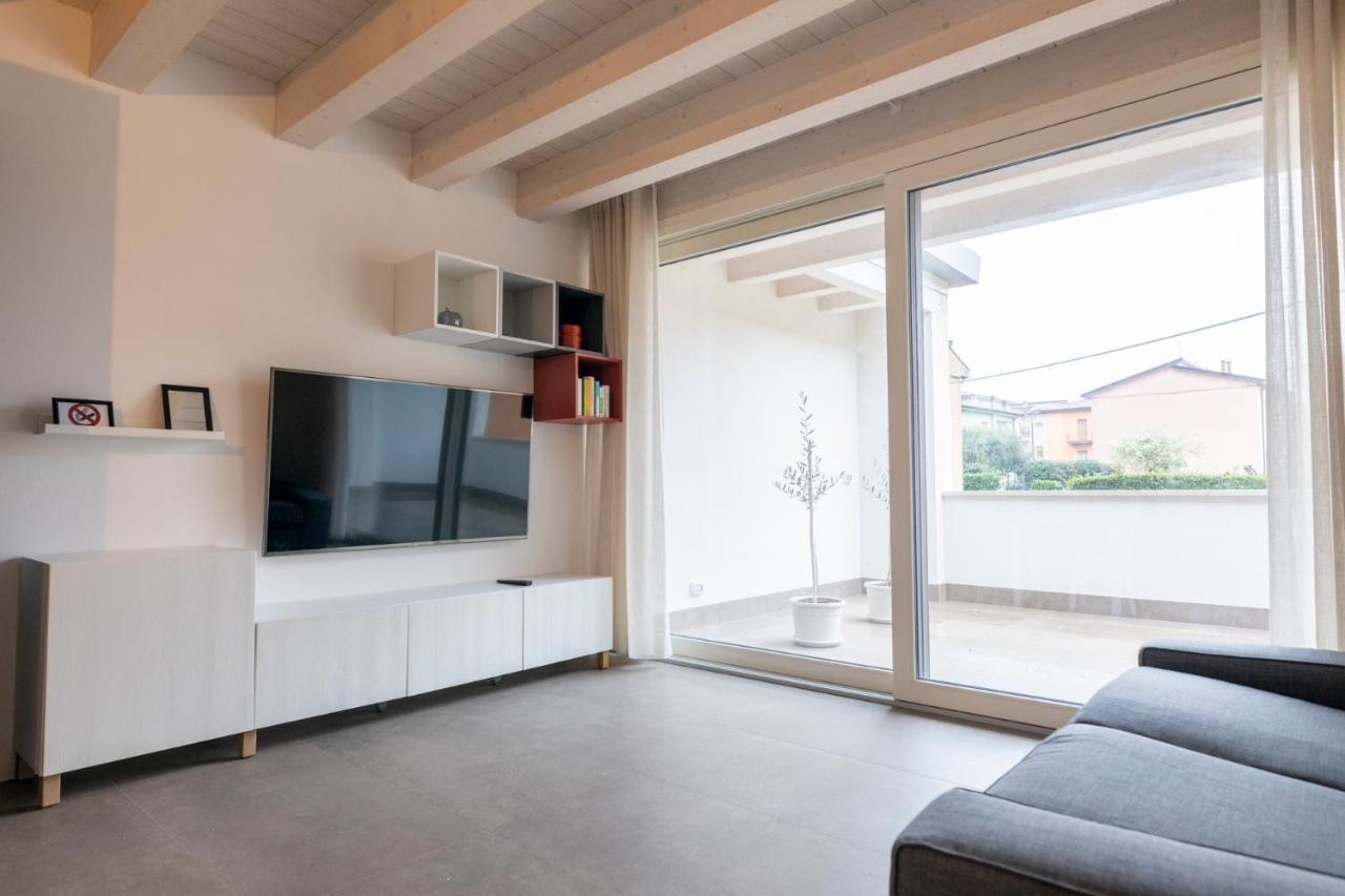 Urban Apartment *