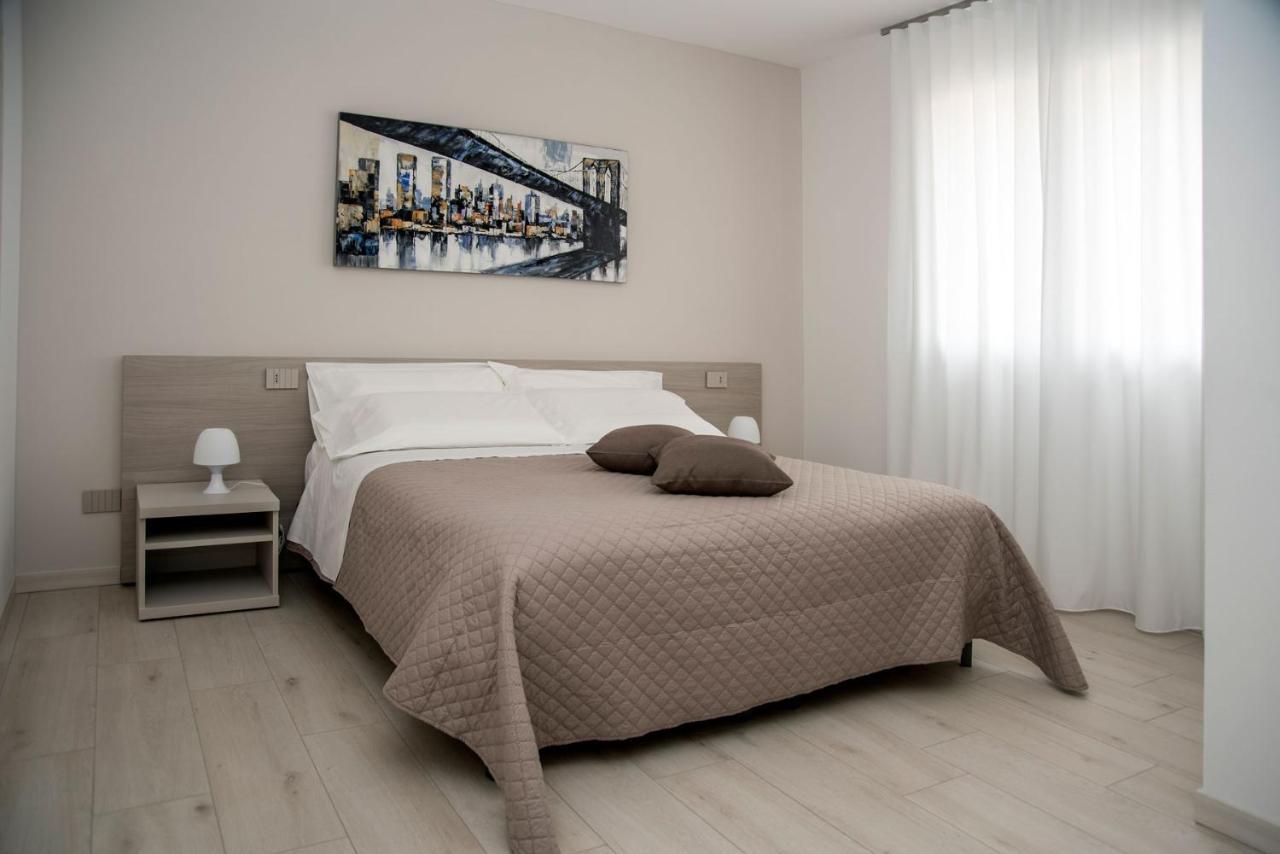 Camelot Red - Apartment