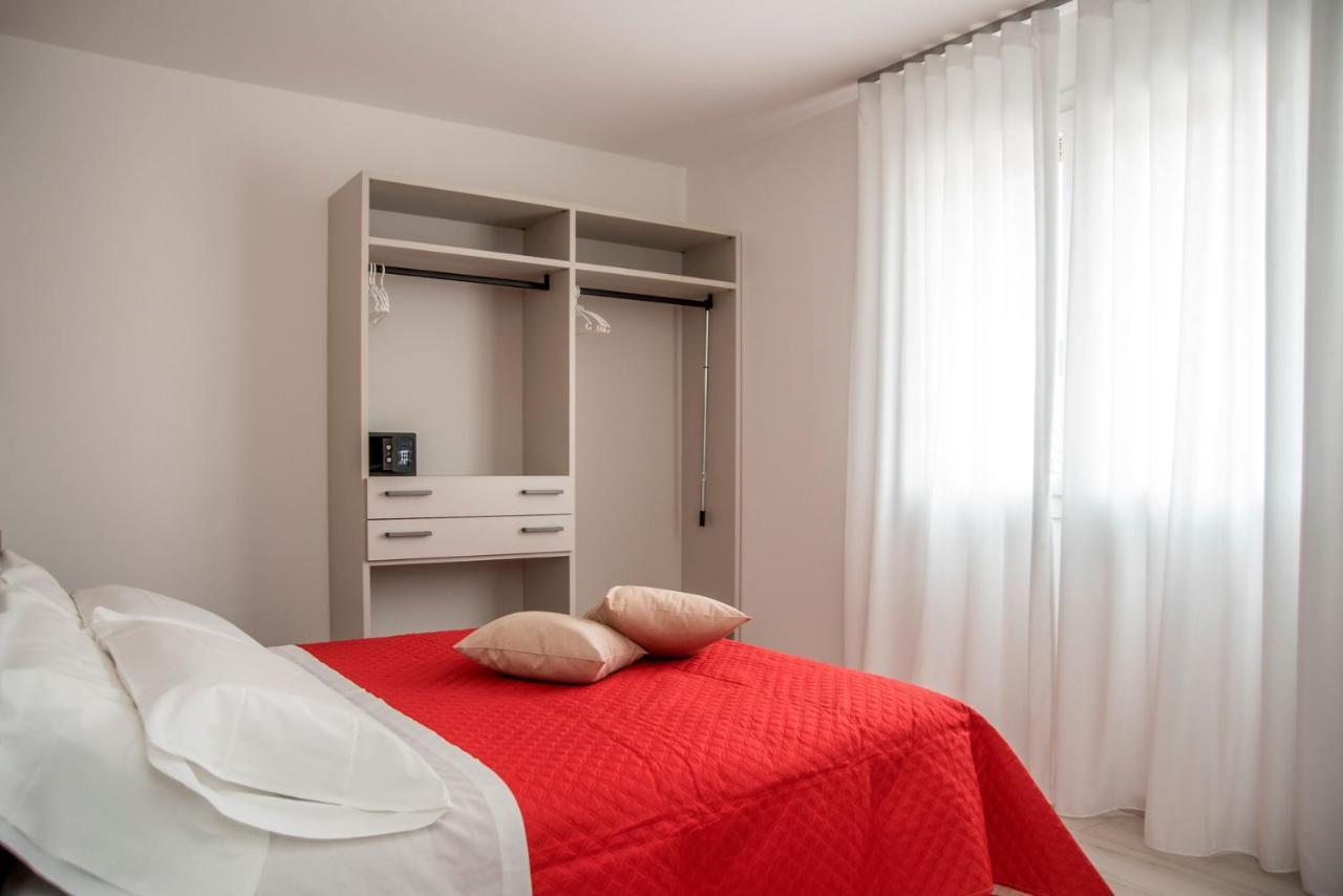 Camelot Red - Apartment Verona