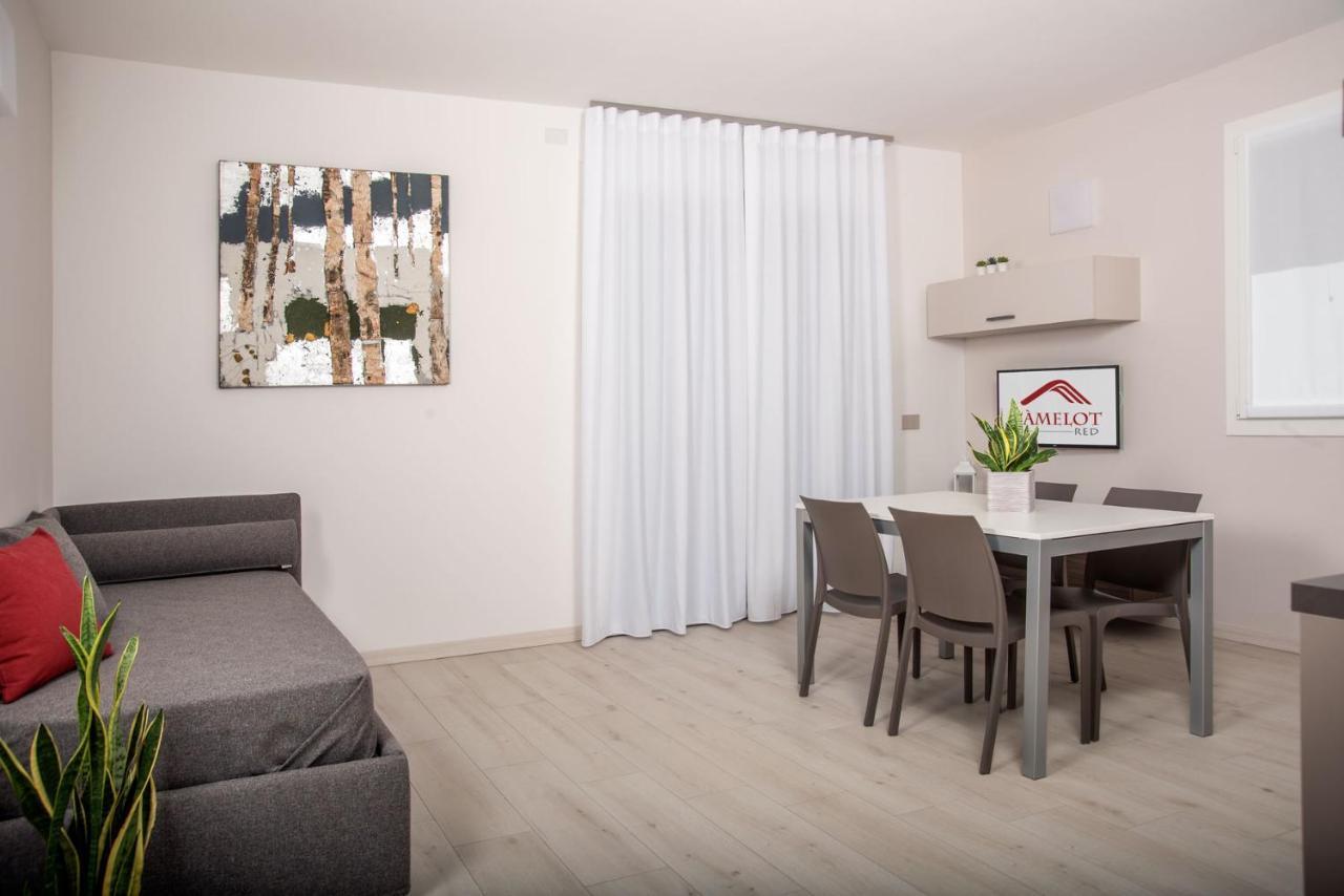 Apartment Camelot Red - Verona