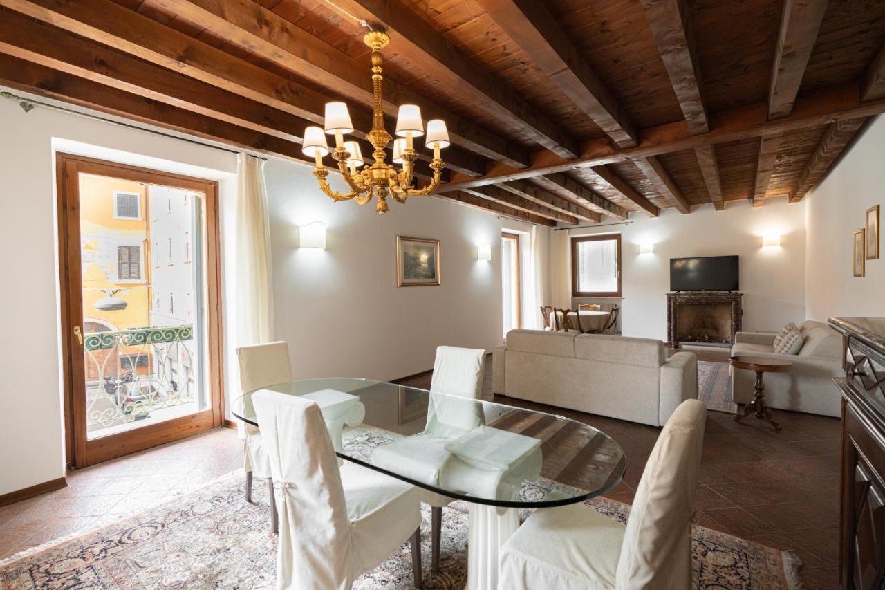 Domus - Centralissima E Antica Residenza Cappello Apartment *