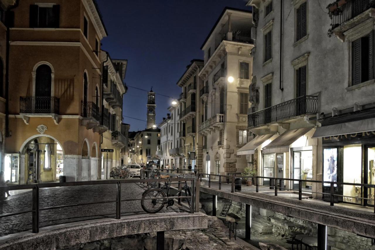 Domus - Centralissima E Antica Residenza Cappello Apartamento Verona