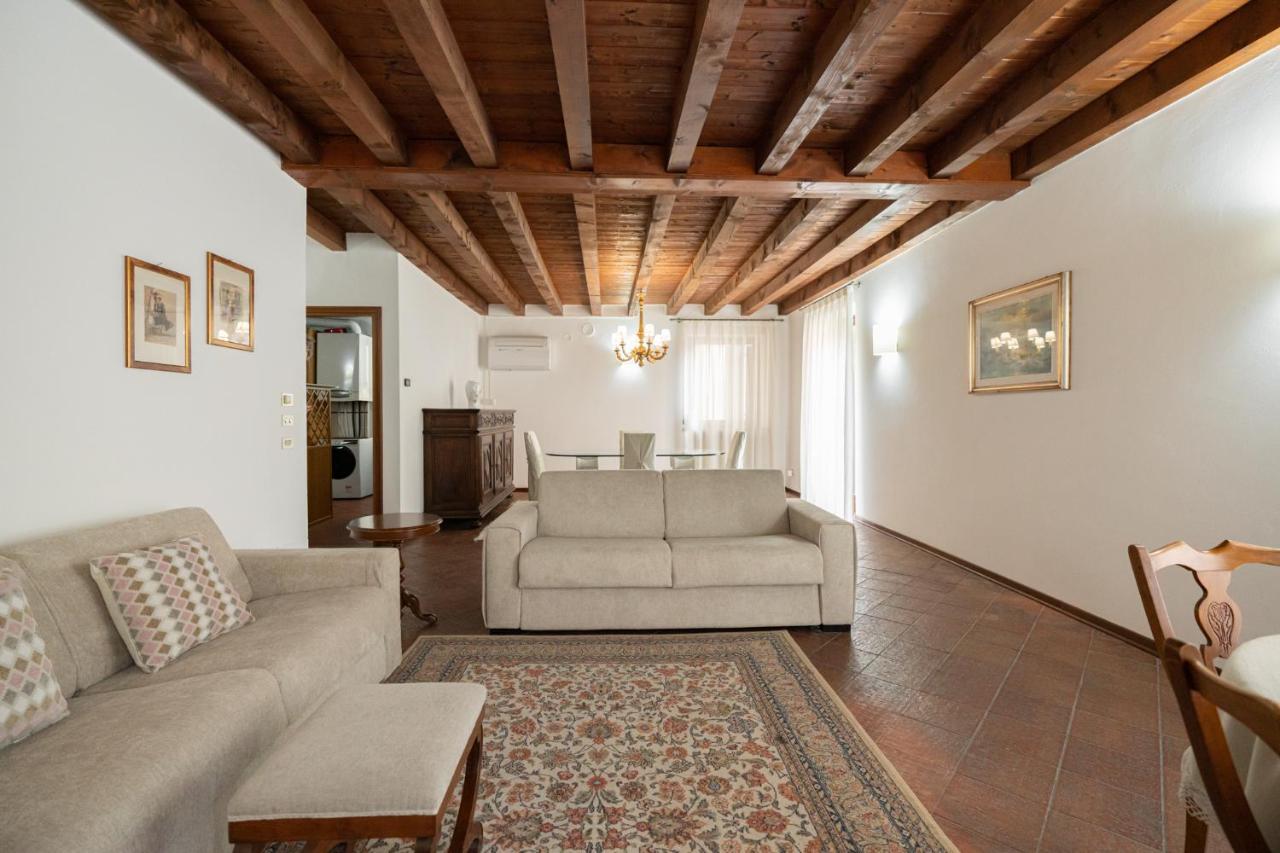 Apartment Domus - Centralissima E Antica Residenza Cappello Verona